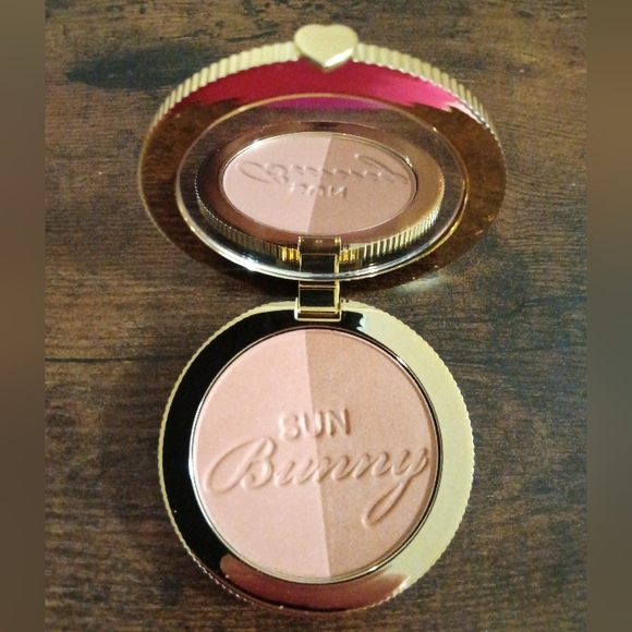 Too Faced Bronzer - Picture 2 of 5